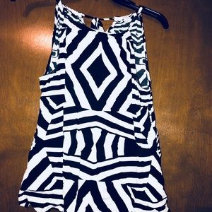 Crown and Ivy , Medium sleeveless top